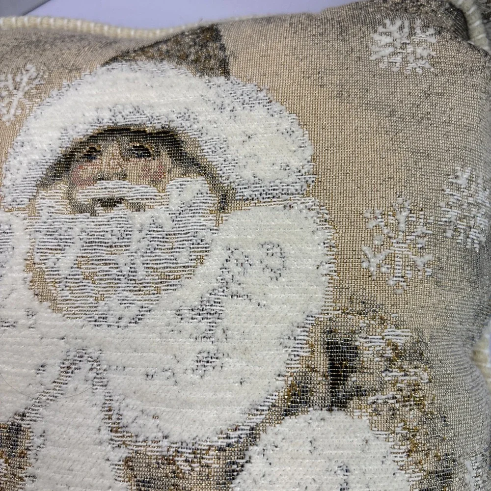 Victorian‎ Santa Claus Tapestry Throw Pillow 12